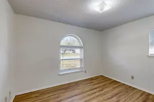 1000 Springdale Rd, Bedford, TX 76021 - Photo 25