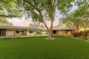 906 Leatrice Dr, Dallas, TX 75208 - Photo 39