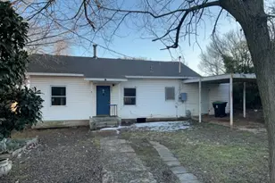 307 W Main St, Pilot Point, TX 76258 - Photo 1