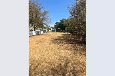 715 N Tillery Avenue, Dallas, TX 75211 - Photo 1
