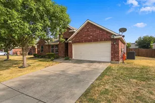 2412 Clubhouse Dr, Denton, TX 76210 - Photo 3