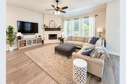 513 River Bank Court, Granbury, TX 76049 - Photo 5