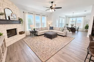 513 River Bank Ct, Granbury, TX 76049 - Photo 3