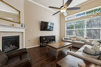 2211 Eriksson Lane, Dallas, TX 75204 - Photo 5