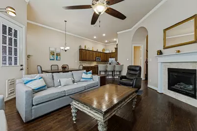 2211 Eriksson Lane, Dallas, TX 75204 - Photo 7
