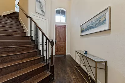 2211 Eriksson Lane, Dallas, TX 75204 - Photo 3