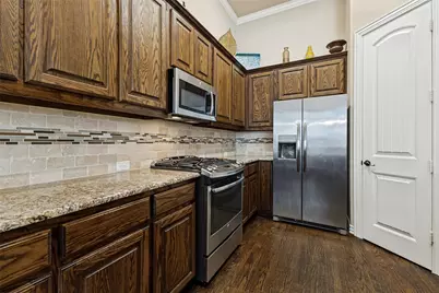2211 Eriksson Lane, Dallas, TX 75204 - Photo 11