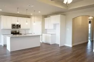 1905 W Westhill Dr, Cleburne, TX 76033 - Photo 5