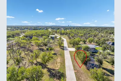 1031 E Landings N, Granbury, TX 76049 - Photo 7