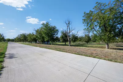 1031 E Landings N, Granbury, TX 76049 - Photo 9