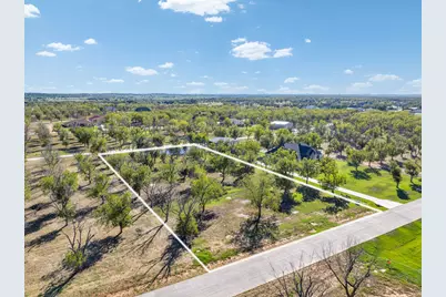 1031 E Landings N, Granbury, TX 76049 - Photo 3