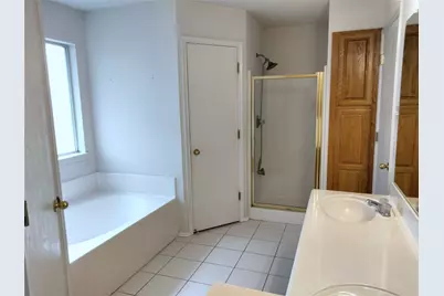309 Odell Street, Cleburne, TX 76033 - Photo 17