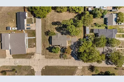 610 N Shawnee Street, Ennis, TX 75119 - Photo 37