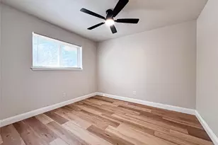 8945 Flicker Ln, Dallas, TX 75238 - Photo 15