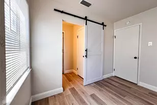 8945 Flicker Ln, Dallas, TX 75238 - Photo 11