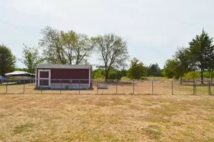 528 N 5th St, Quinlan, TX 75474 - Photo 15