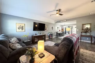 617 N Jordan St, Whitesboro, TX 76273 - Photo 5