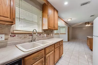 6536 Wakefield Road, North Richland Hills, TX 76182 - Photo 7