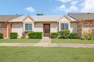 4 E Mountain Creek Ct, Grand Prairie, TX 75052 - Photo 1