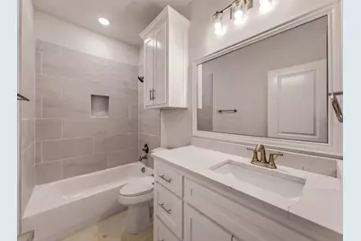 2033 S Edgewood Terrace, Fort Worth, TX 76105 - Photo 9