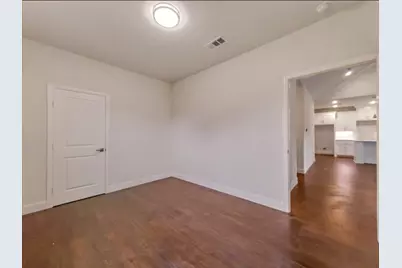 2033 S Edgewood Terrace, Fort Worth, TX 76105 - Photo 5