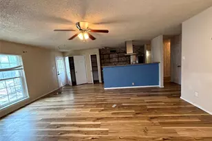 305 S Willow St, Mansfield, TX 76063 - Photo 5
