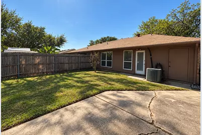 806 Blessing Creek Drive, Euless, TX 76039 - Photo 23