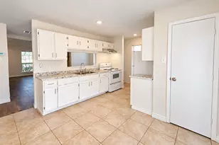 806 Blessing Creek Dr, Euless, TX 76039 - Photo 21