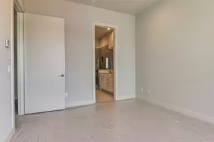 101 Decker Ct, Irving, TX 75062 - Photo 5