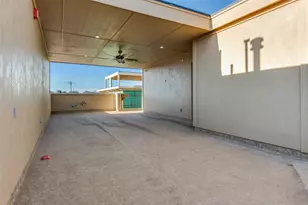 101 Decker Ct, Irving, TX 75062 - Photo 19