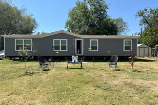 802 Lincoln St, Campbell, TX 75422 - Photo 1