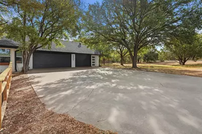 3901 Del Rio Court, Granbury, TX 76049 - Photo 3