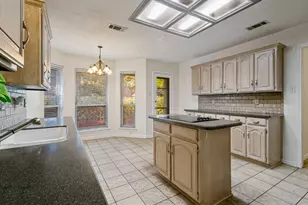 2144 S Winding Creek Dr, Grapevine, TX 76051 - Photo 5
