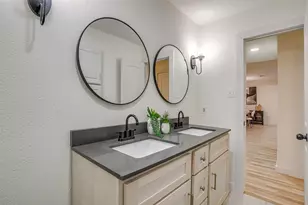 2421 Meadow Vw, Bedford, TX 76021 - Photo 23