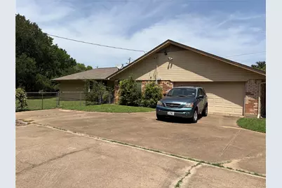 200 Windridge Trail, Burleson, TX 76028 - Photo 3