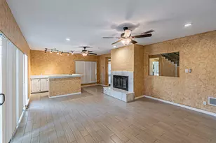 8801 Sylvan Ct, Fort Worth, TX 76120 - Photo 17