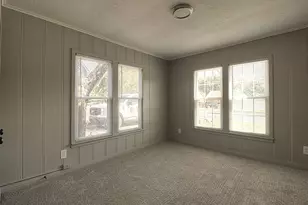1705 N Riverside Dr, Fort Worth, TX 76111 - Photo 23