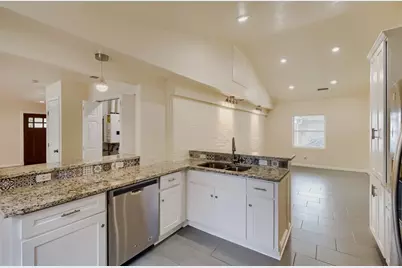 6915 E Grand Avenue, Dallas, TX 75223 - Photo 13
