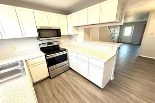 629 Carriagehouse Ln, Garland, TX 75040 - Photo 3