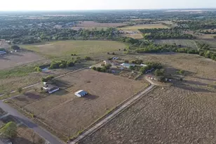 203 Farrar Rd, Waxahachie, TX 75165 - Photo 3