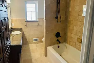 9406 Hunters Creek Dr, Dallas, TX 75243 - Photo 11