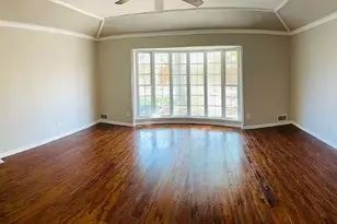 9406 Hunters Creek Dr, Dallas, TX 75243 - Photo 5
