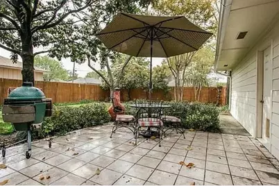 9406 Hunters Creek Drive, Dallas, TX 75243 - Photo 35