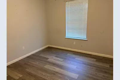 1025 Fox River Lane, Fort Worth, TX 76120 - Photo 13