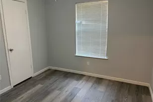 1025 Fox River Ln, Fort Worth, TX 76120 - Photo 13