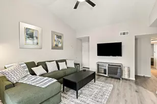 9801 Royal Ln, Dallas, TX 75231 - Photo 9