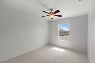 565 Legends Dr, Lewisville, TX 75057 - Photo 19