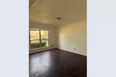536 Valley Park Drive, Garland, TX 75043 - Photo 3