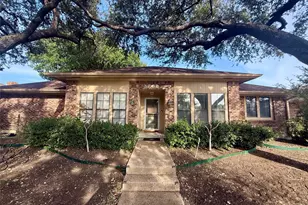 3708 Bishop Hill Dr, Carrollton, TX 75007 - Photo 3
