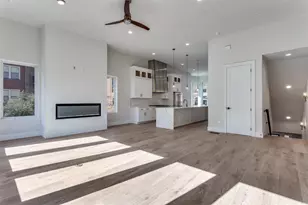 250 E Dallas St, Grapevine, TX 76051 - Photo 7
